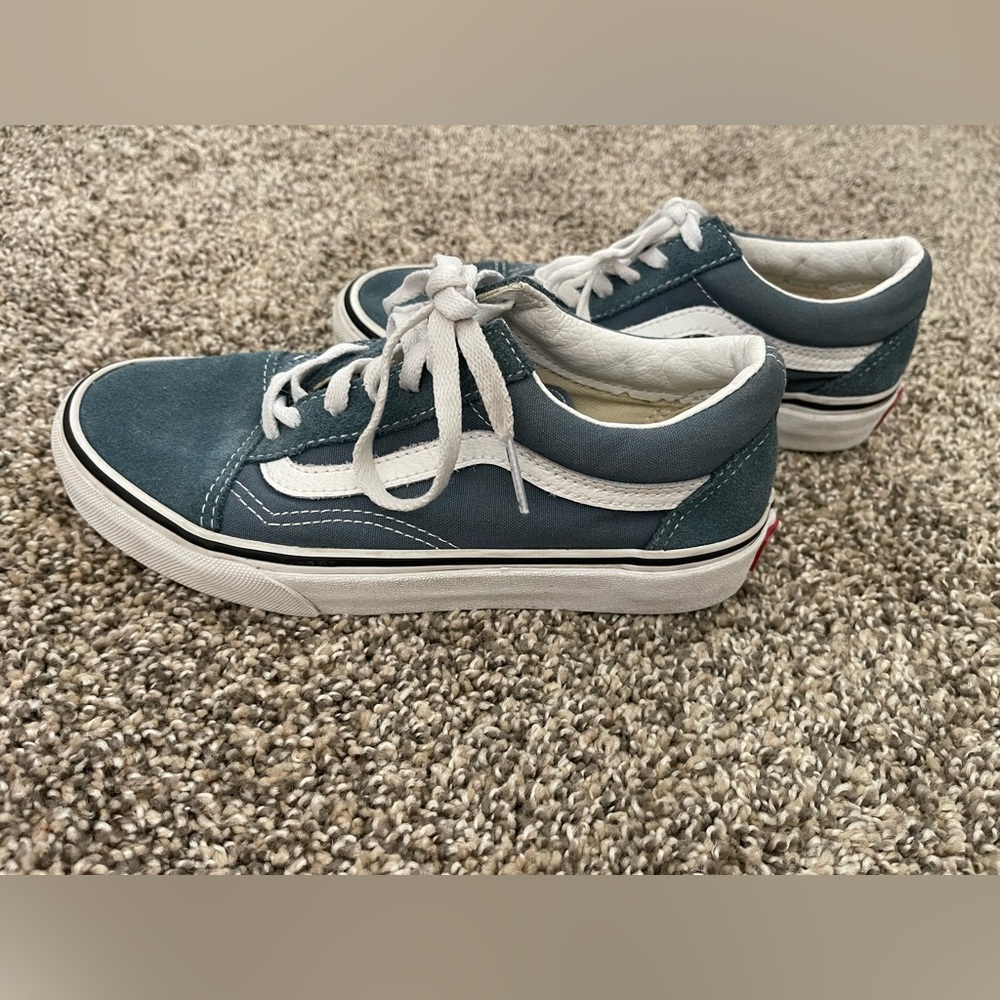 Women’s Vans Classic Blue Suede Shoes Sneakers Size 5